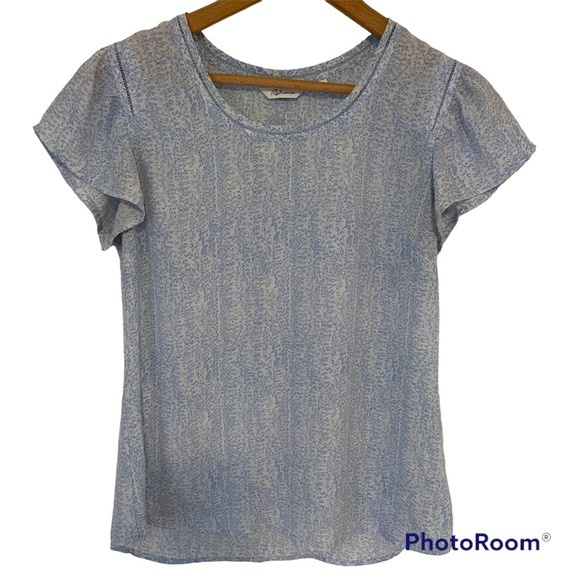 Reitmans Tops - Reitman’s Blue Flutter Sleeve Feminine Blouse Size Medium